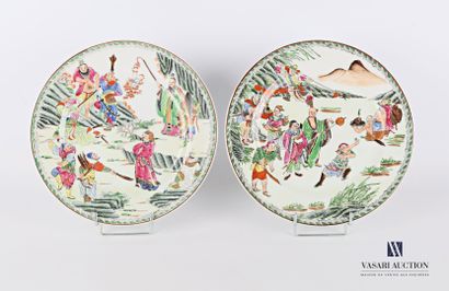 null CHINA

Pair of porcelain plates with polychrome decoration of warrior training...