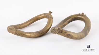null SENOUFO - CÔTE D'IVOIRE ?

Deux bracelets de cheville en bronze à décor de sphères...