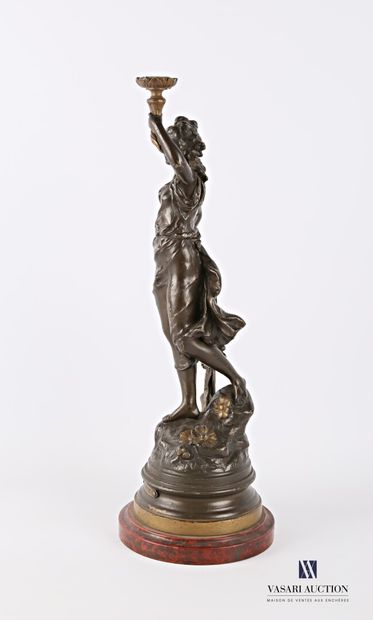 null MOREAU Auguste (1831-1893) after

Daisies

Regula with double patina

Base in...