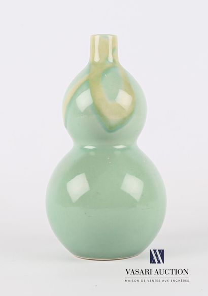 null CHINA

Fine earthenware vase of coloquinthe form with decoration of alveoli...
