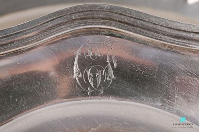  Platerie en métal argenté comprenant quatre plats dont une paire et deux plats rond,...