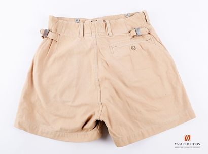 null Afrika Korps shorts, sand canvas, two slanted pockets in the front, two patch...