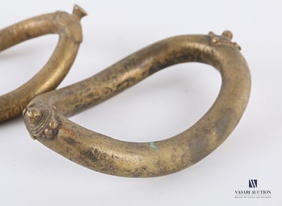 null SENOUFO - CÔTE D'IVOIRE ?

Deux bracelets de cheville en bronze à décor de sphères...