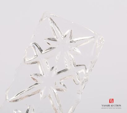 null Set of twelve molded crystal knife rests with starry decoration.

Height : 1...