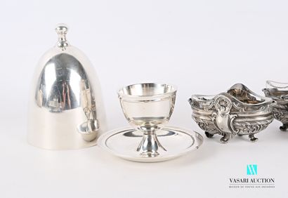 null Silvered metal lot including an egg cup marked Catherine (Height: 4.5 cm) -...