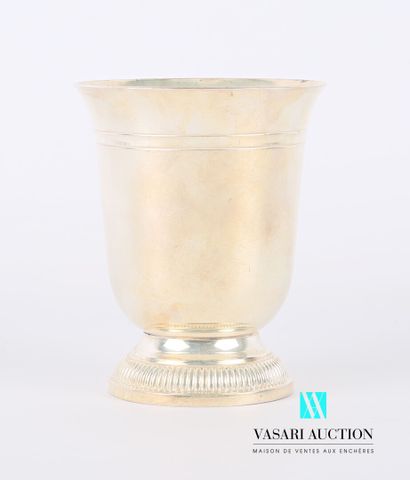 null Silver plated metal tumbler, the body decorated with two nets, it rests on a...