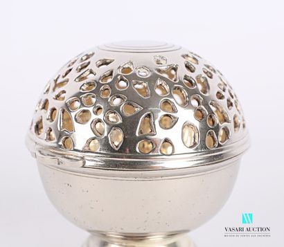 null Spherical metal sponge ball, the hinged lid openwork with stylized leafy motifs....