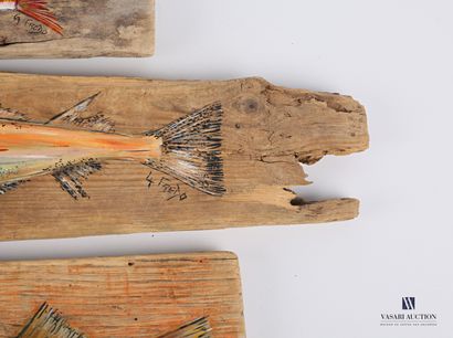 null THE FREDO

Set of four driftwood representing fish and lighthouses.

Height...