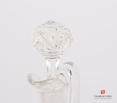 null BACCARAT

Moulded crystal liquor set with scroll and stylised foliage decoration...