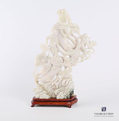 null CHINA 

Hard stone sculpture of two elegant women draped in clouds.

20th century

(accidents...