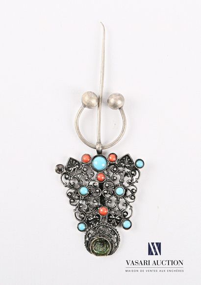 null NORTH AFRICA

Openwork metal fibula decorated with coral and blue cabochons...