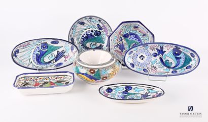null Set of glazed terracotta dishes decorated with pisciform and vegetal motifs...