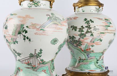 null CHINE

Paire de vases montée en lampe de forme balustre en porcelaine à décor...
