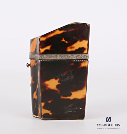 null A tortoiseshell case with a rectangular shape, the hinged lid with a cut edge...