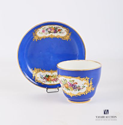 null SEVRES in the taste 

Porcelain cups with blue background, the body and the...