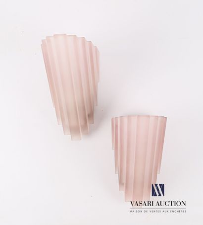 null AV MAZZEGA

Pair of sconces in pink sandblasted glass, triangular shape with...