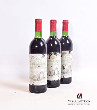 null 3 bottles Château LAROQUE St Emilion GCC 1982

	Faded, stained, worn and torn...