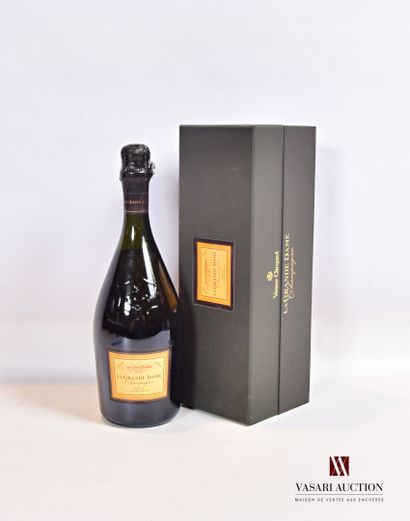 null 1 bouteille	Champagne VEUVE CLICQUOT Brut La Grande Dame		1989

	Et. impeccable....