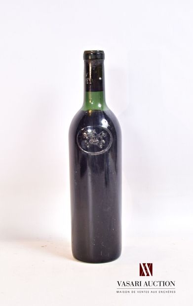 null 1 bouteille	Château PAPE CLÉMENT	Graves GCC	1959

	Sans étiquette et sans capsule....