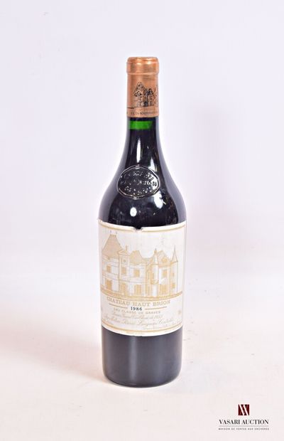 null 1 bouteille	Château HAUT BRION	Graves 1er GCC	1986

	Et. fanée et tachée (1...