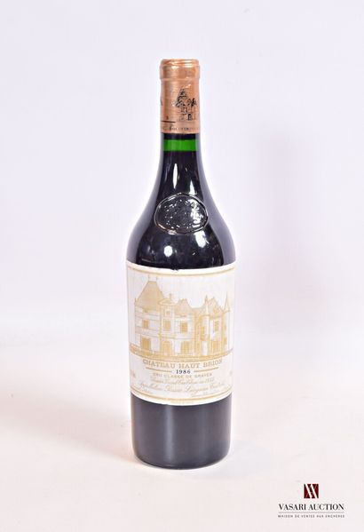 null 1 bouteille	Château HAUT BRION	Graves 1er GCC	1986

	Et. fanée et tachée (un...