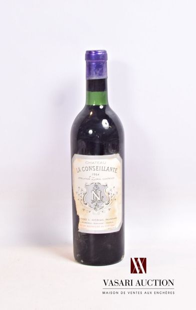 null 1 bouteille	Château LA CONSEILLANTE	Pomerol	1964

	Et. tachée et déchirée. N...