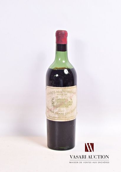 null 1 bouteille	Château MARGAUX	Margaux 1er GCC	1937

	Et. fanée et tachée. N :...