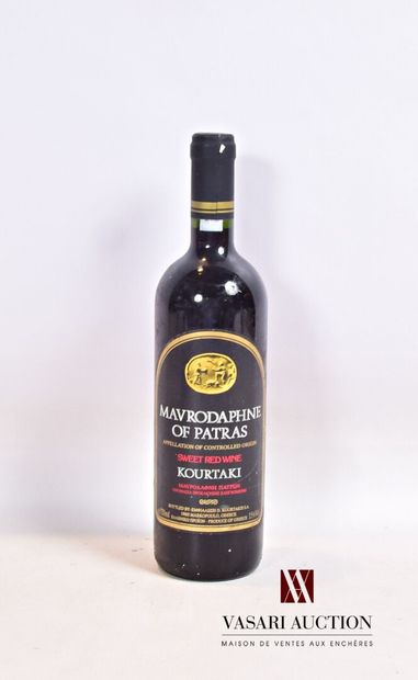 null 1 bouteille 	Vin doux rouge MAVRODAPHNE of PATRAS mise Kourtaki (Grèce)		NM

	Et....