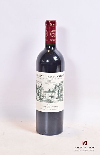 null 1 bouteille	Château CARBONNIEUX	Graves GCC	2012

	Et. à peine tachée. N : mi...