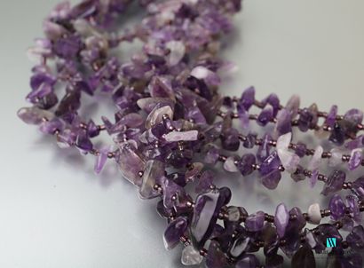 null Twisted necklace with four rows decorated with amethyst pellets

Length : 49...
