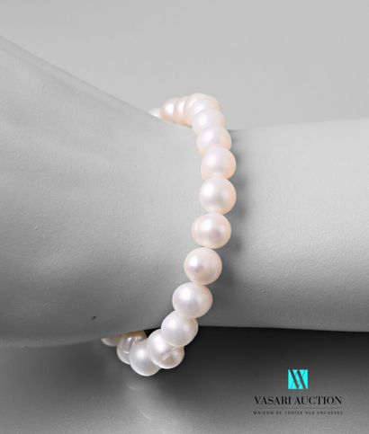 null Bracelet sur élastique orné de perles d'eau douce blanche.