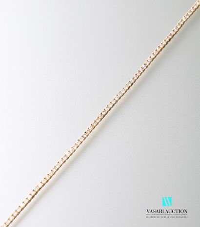 null Bracelet supple line in yellow gold 750 thousandths paved with 87 brilliants...