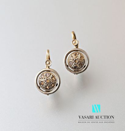 null Pair of earrings in gold 750 thousandth, round motives paved with diamonds cut...