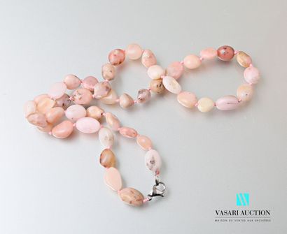 null Pink opal pebble necklace, the clasp snap hook in metal

Length : 44 cm