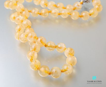 null Necklace of citrine pearls of 8,5 mm, the clasp snap hook in metal.

Length...