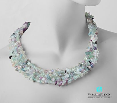 null Twisted necklace decorated with fluorite pellets 

Length : 48 cm
