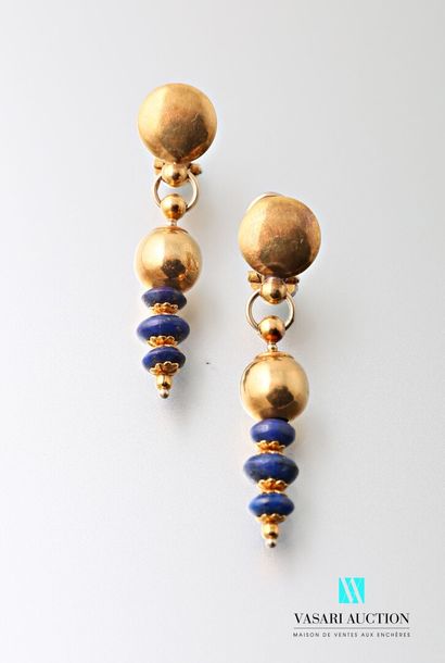 null Pair of earrings in yellow gold 750 thousandths formed of a fall of gold balls...