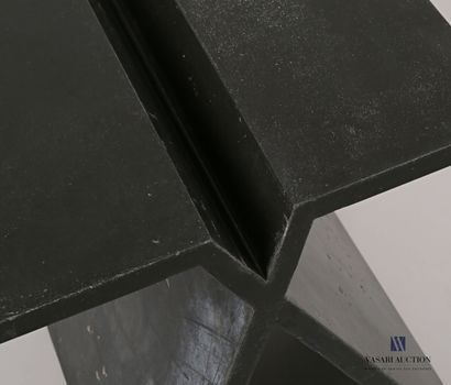 null PASSANITI Francesco (born in 1952)

Black concrete stool, X shape

Height :...