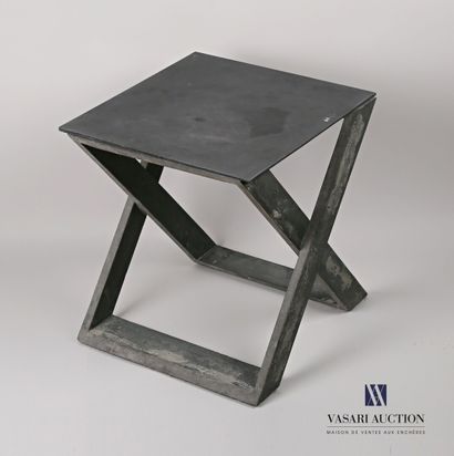 null PASSANITI Francesco (né en 1952)

Tabouret en béton gris, l'assise carrée repose...