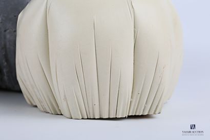 null PASSANITI Francesco (born in 1952)

Set of three sculptures "Caresses" in white,...