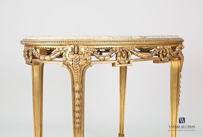 null Table de milieu en bois de forme ovale en bois mouluré, sculpté et doré, la...