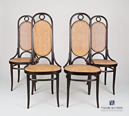 null Thonet Michael (1796-1871), d'après

Suite de quatre chaises en bois tourné...