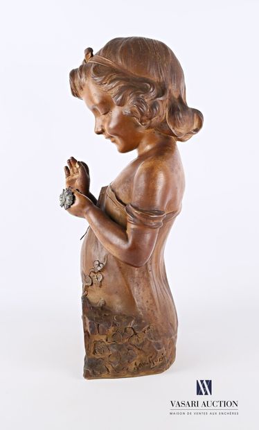 null DE RANIERI Aristide (1865-1929) 

Young girl with a daisy

Terracotta with brown...