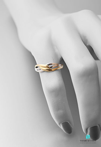 null Ring in gold 750 thousandths of two tones, crossed motif 1,4 g Size 55.