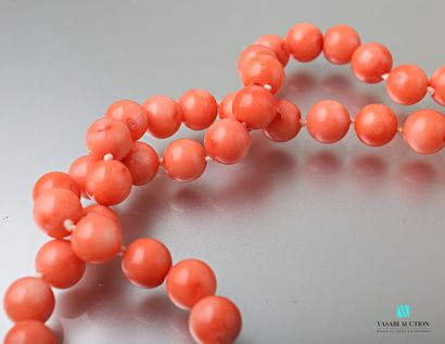null Necklace of coral root pearls of 6,1 mm of color skin of peach, the clasp snap...
