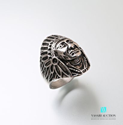 null Steel ring featuring an Indian head

Finger size : 66