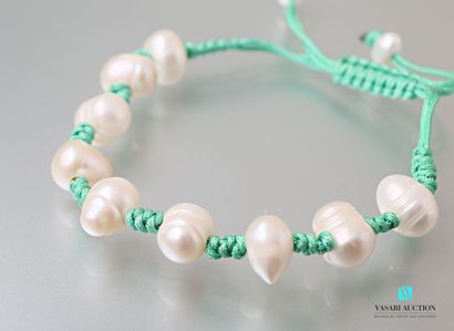 null Bracelet shamballa orné de perles d'eau douce sur cordon en coton vert