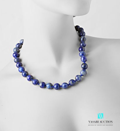 null Necklace decorated with lapis lazuli balls, the clasp snap hook.

Length : 45,5...