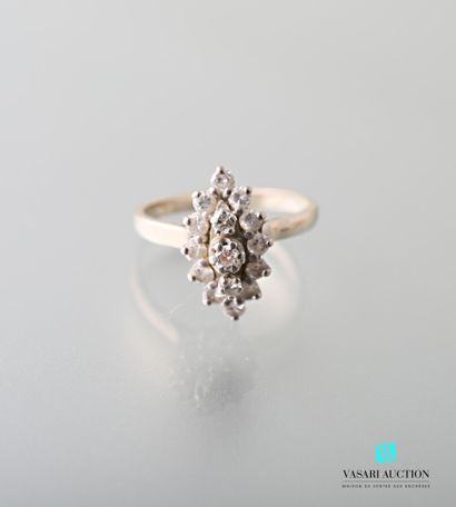 null Ring marquise in white gold 750 thousandths, motif navette set with fifteen...