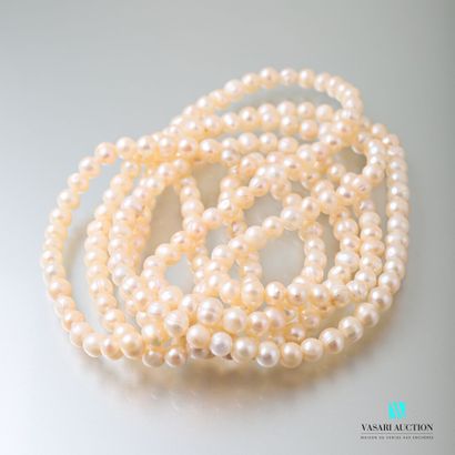 null Sautoir de perles d'eau douce de couleur blanc-ivoire

Long. : 74,5 cm